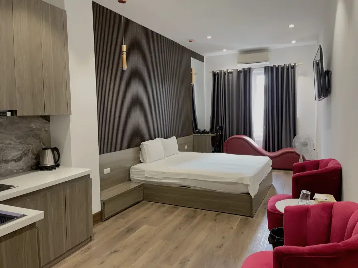 BH Riverside Hotel