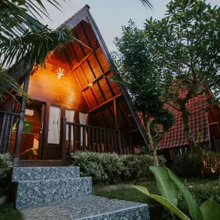 Jun Cottage Nusa Penida Отели рядом с достопримечательностью «Остров Нуса-Пенида»