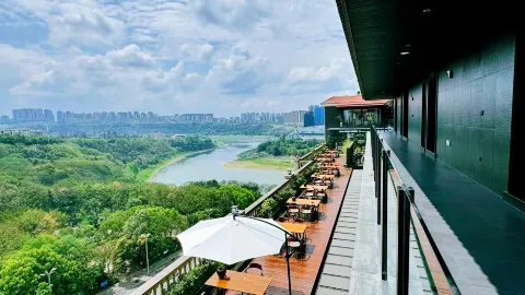 Eshine East Hotel in Luzhou