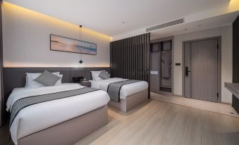 Pullman Mengzi Hotel (People's Hospital)