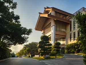 QIXIASHAN SPRING GARDEN HOTEL