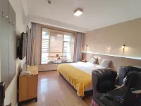 Baizhou E-Sports Hotel (Longxingsi Water Street)