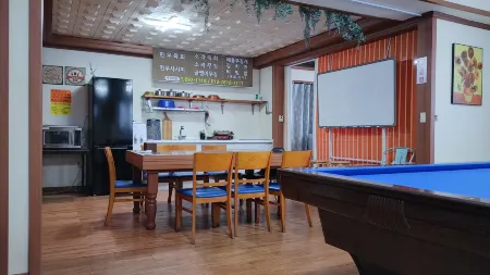 Riverstory Party-room