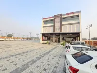 Shri Sangam Hotel فنادق في Jhangirpur