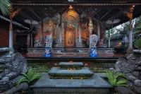 Lawani Resort Hotels near La Fresa Kintamani