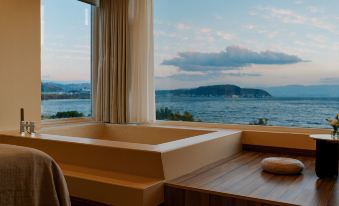 Qimuxi Full View Cang'er · Sea View Vacation Beautiful Accommodation (Dali Erhai Store)