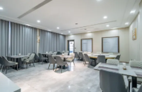 Baijia Hotel (Zhao County Bolin Street)