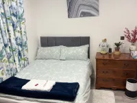 Min Su Rooms Hotels in Stanwell