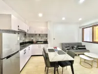 SKY Residence - Rooms & Apartments - 50m to Royal Palace