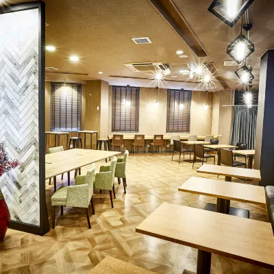 安心小宿新橋站前店（男士專用） 新橋站附近的飯店