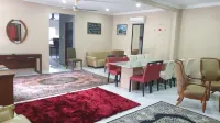 Mri Residence - Homestay in Sg Buloh with Swimming Pool - No Pork&Alcohol Allowed