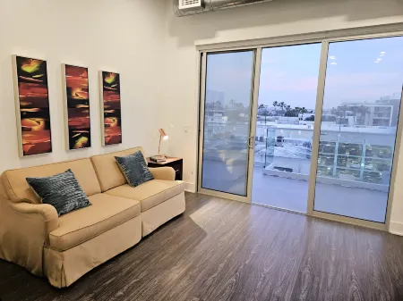 StaysPro - Venice Beach Luxury Apartments Minutes to the Marina and Santa Monica Отели рядом с достопримечательностью «Fisherman's Village»