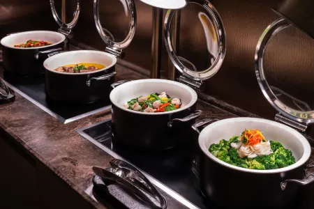 Crystal Orange Hotel Hefei Mingzhu Square Отели рядом с достопримечательностью «Anhui Cultural Museum»