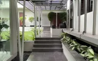 Hotel Lotus Cirebon Hotel dekat CSB (Cirebon Super Block Mall)