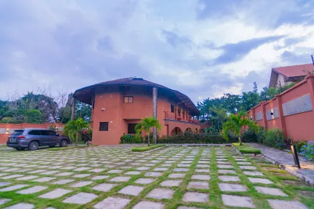 Trois Ore Residences and Green Earth Bistro