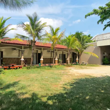 Bandengan Beach Hotel Jepara 2