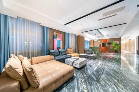 Yining Yijing Hotel (Six Star Street Scenic Area Branch) Отели рядом с достопримечательностью «Yili Old Town Cultural Tourism Zone»