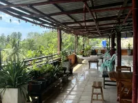 The Pier Lanta Eco Friendly Hotel Hotels near مركز الشرطة