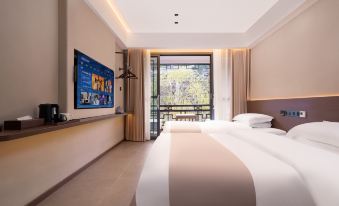 Cloud Hidden Retreat Boutique Riverside Inn (Fenghuang Ancient Town Tuojiang Branch)