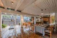 Xijiang Xiangsu Light Luxury Hotel (Observation Deck Branch)