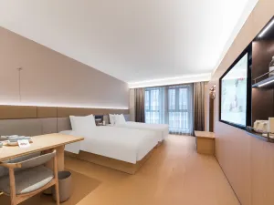 QuanJI Jiyuan Baolong Plaza Hotel