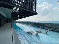 Mossaz by OliverHome - 2Pax - SmartTV - Hextar World - 1Utama - Infinity Pools