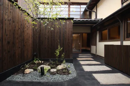 Nipponia Hotel Ozu Castle Town Отели рядом с достопримечательностью «Ozu Castle»