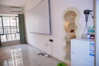 Tangduo Cinema Homestay (Gaozhou Panzhou Plaza) - balcony