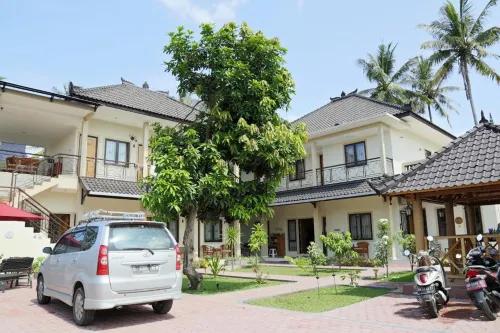Whiterose Guesthouse Hotels in Batu Layar