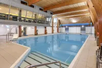 Woodford Bridge Country Club - Pools