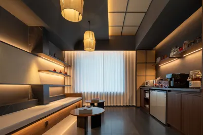 Caman Guanbo Designer Hotel (Taiyuan Wuyue Square Branch) Hotels near Taiyuan Zoo