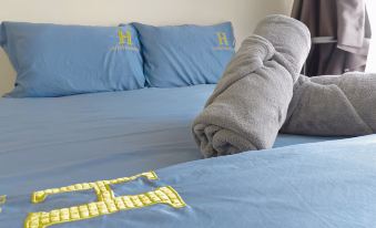 Leisure City NightView 2BR Urban Suites Georgetown