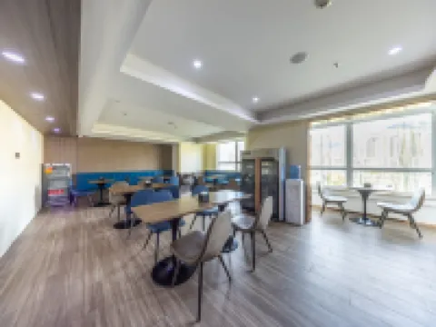 HanTing Hotel (Xining Binhe South Road)