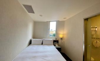 Hub Hotel Banqiao Station
