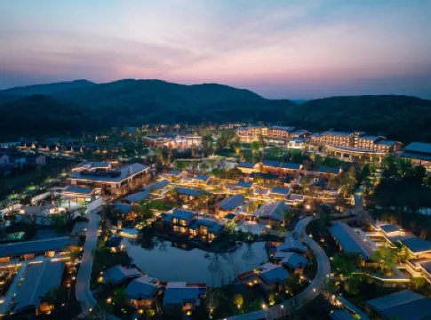 JIAXING SENBO NATURE PARK & RESORT Hotels near Jiaxing Senbo Nature Park & Resort