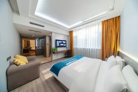 UP Hotel (Laiyang City Government Shenglong New World Plaza Store) Отели в г. Лайян