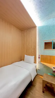 博克斯特曼谷機場膠囊旅館