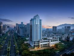 Longyan Avenue Wanbao Plaza Atour Hotel