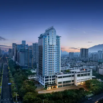 Longyan Avenue Wanbao Plaza Atour Hotel