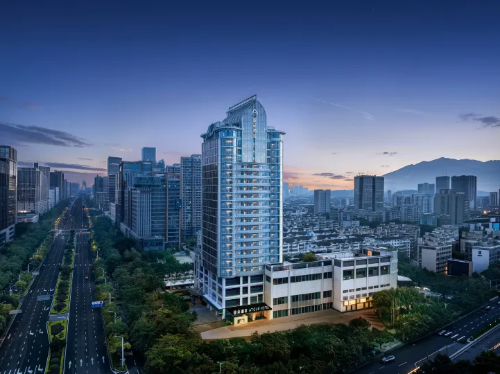 Longyan Avenue Wanbao Plaza Atour Hotel