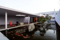 Purple House Koi Pond Courtyard Guesthouse - Family