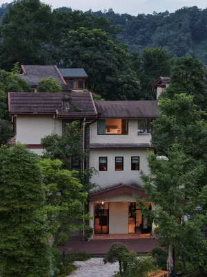 Zaiyu · Qinghui Hillside Hot Spring Hideaway - Private Pools