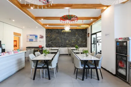 Keketuohai Ruiyu Light Luxury Hotel