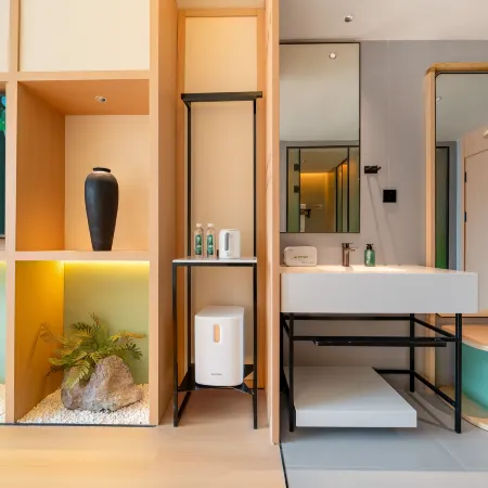 Cat's Distance YOUNG·IS·FASHION Guesthouse (Anshun University & High-speed Railway West Station) 