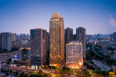 Wuhan Yellow Crane Tower Zhongnan Road Subway Station Atour X Hotel Sports Committee of Hubei University of Technology 주변 호텔