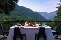 Pine-Shaded Hotel