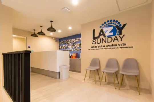 Lazy Sunday Hostel Отели рядом с достопримечательностью «Золотой Будда»