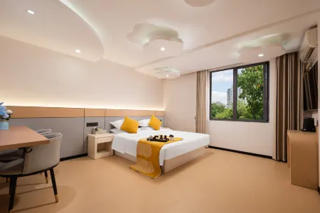 Dream Love Theme Hotel Отели рядом с достопримечательностью «Wuhan University of Science and Technology Student Working Office»