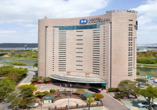Niagara Hotel 蘭芝漢江公園 鏡噴水周辺のホテル