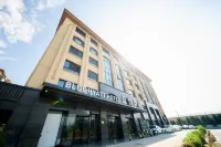 Lanyue Hotel (Weifang Airport Railway Station)